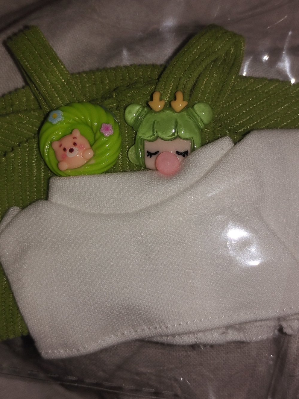Dolls Pop Mart Green Character Hair Clip Set with Bear & Girl Charms